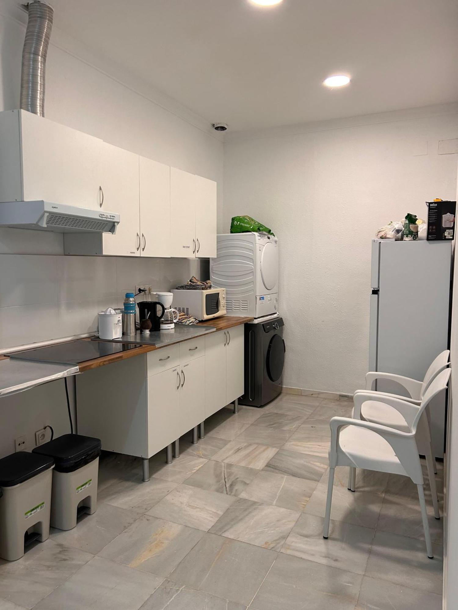 Hostel Sorolla Playa Малага Экстерьер фото