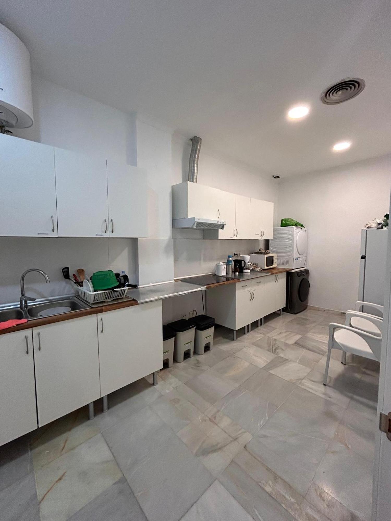 Hostel Sorolla Playa Малага Экстерьер фото