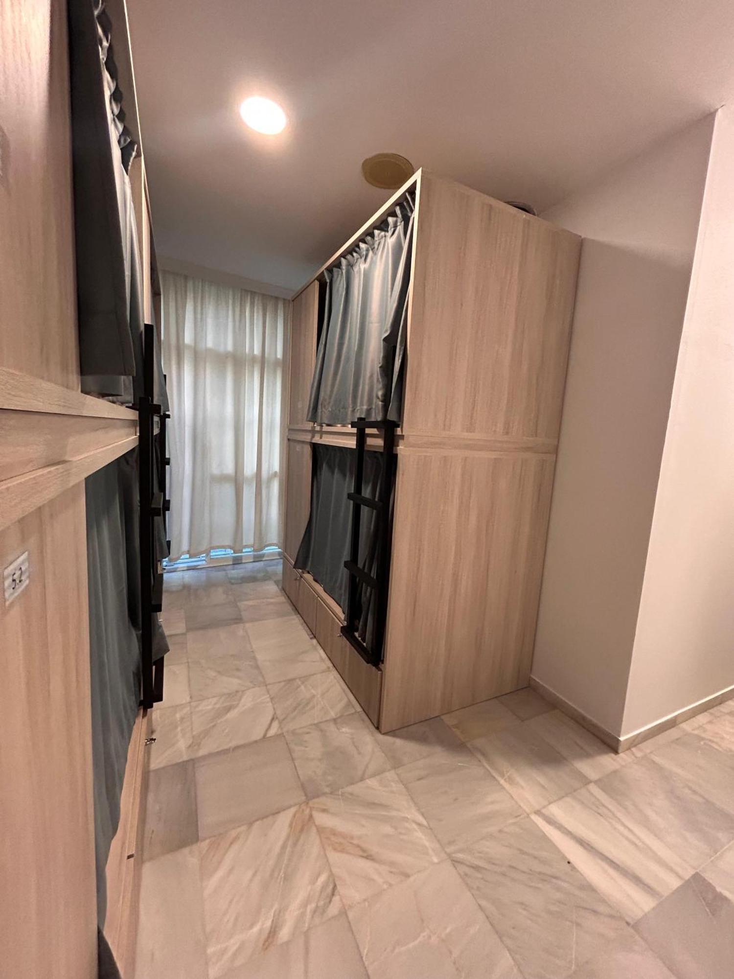 Hostel Sorolla Playa Малага Экстерьер фото